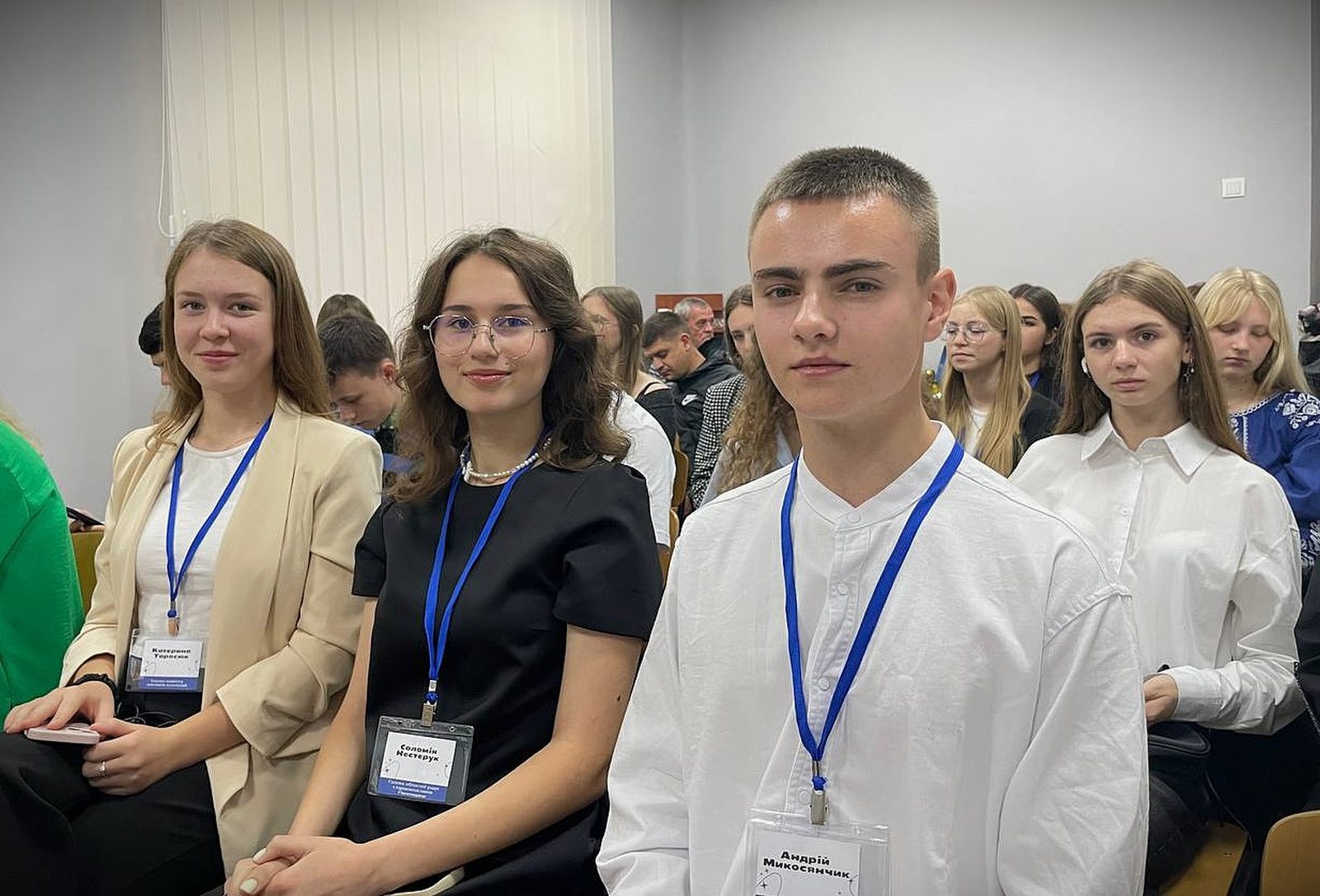 «Діалог без бар’єрів»: відкрита розмова молоді з керівниками Рівненщини