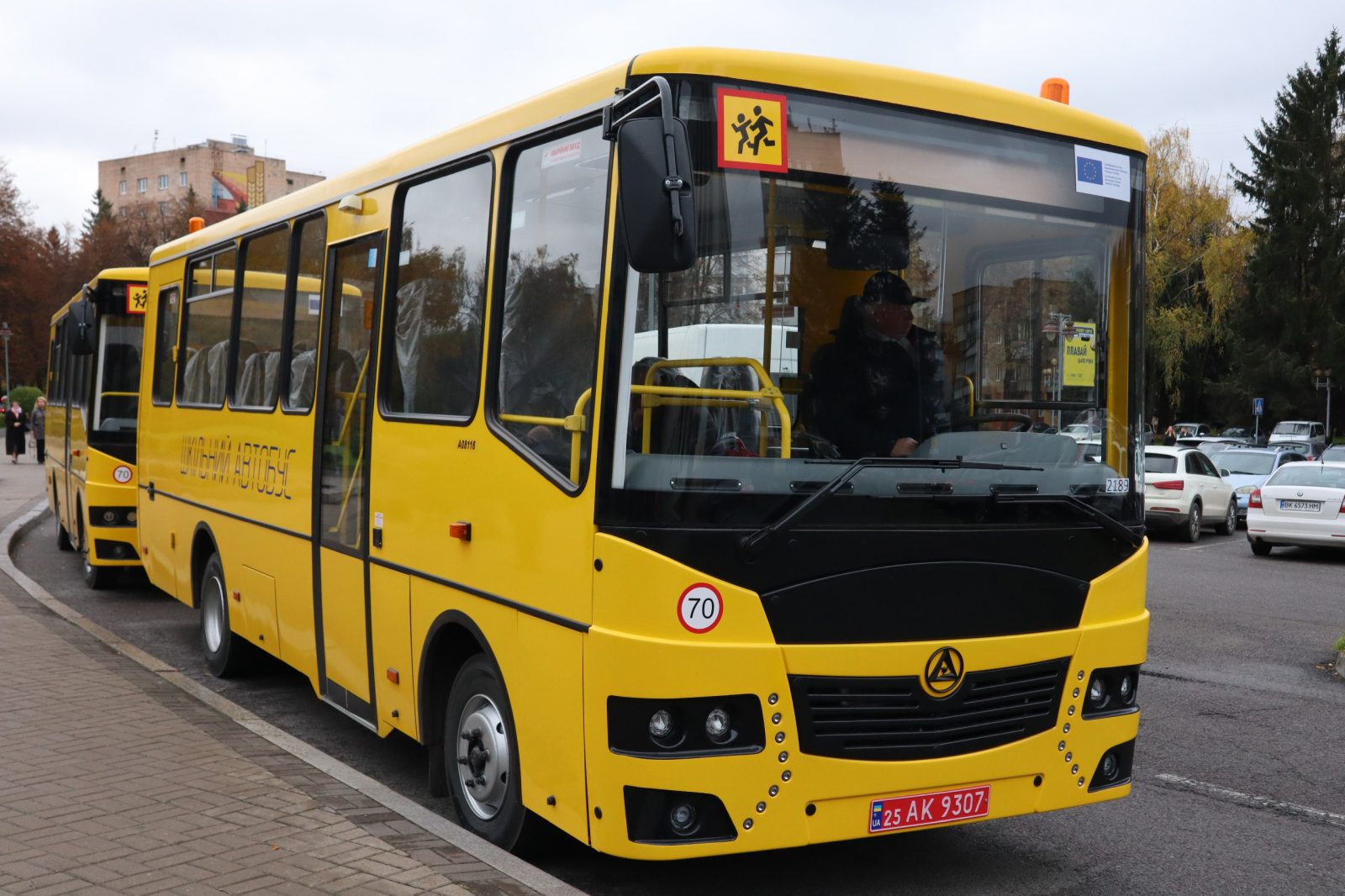 🚍 Шкільний автопарк Рівненщини продовжує оновлюватися!