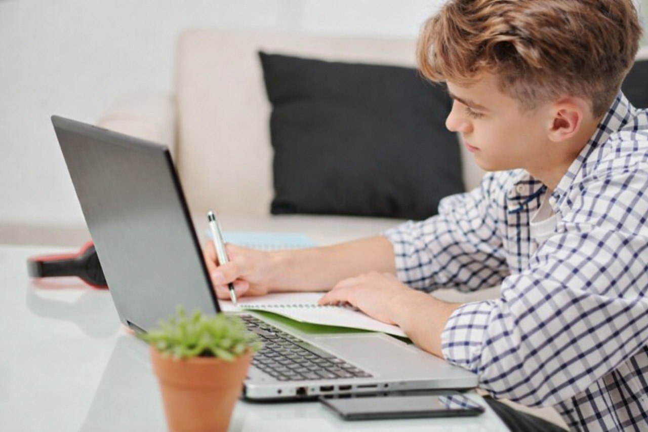 📌 Відкрито реєстрацію на ІІ етап Всеукраїнського конкурсу-захисту науково-дослідницьких робіт учнів — членів Малої академії наук України.