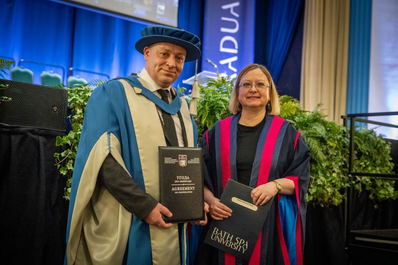 Ректор Міжнародного економіко-гуманітарного університету імені Степана Дем’янчука професор Віталій Дем’янчук отримав почесне звання Доктора Bath Spa University (Велика Британія)