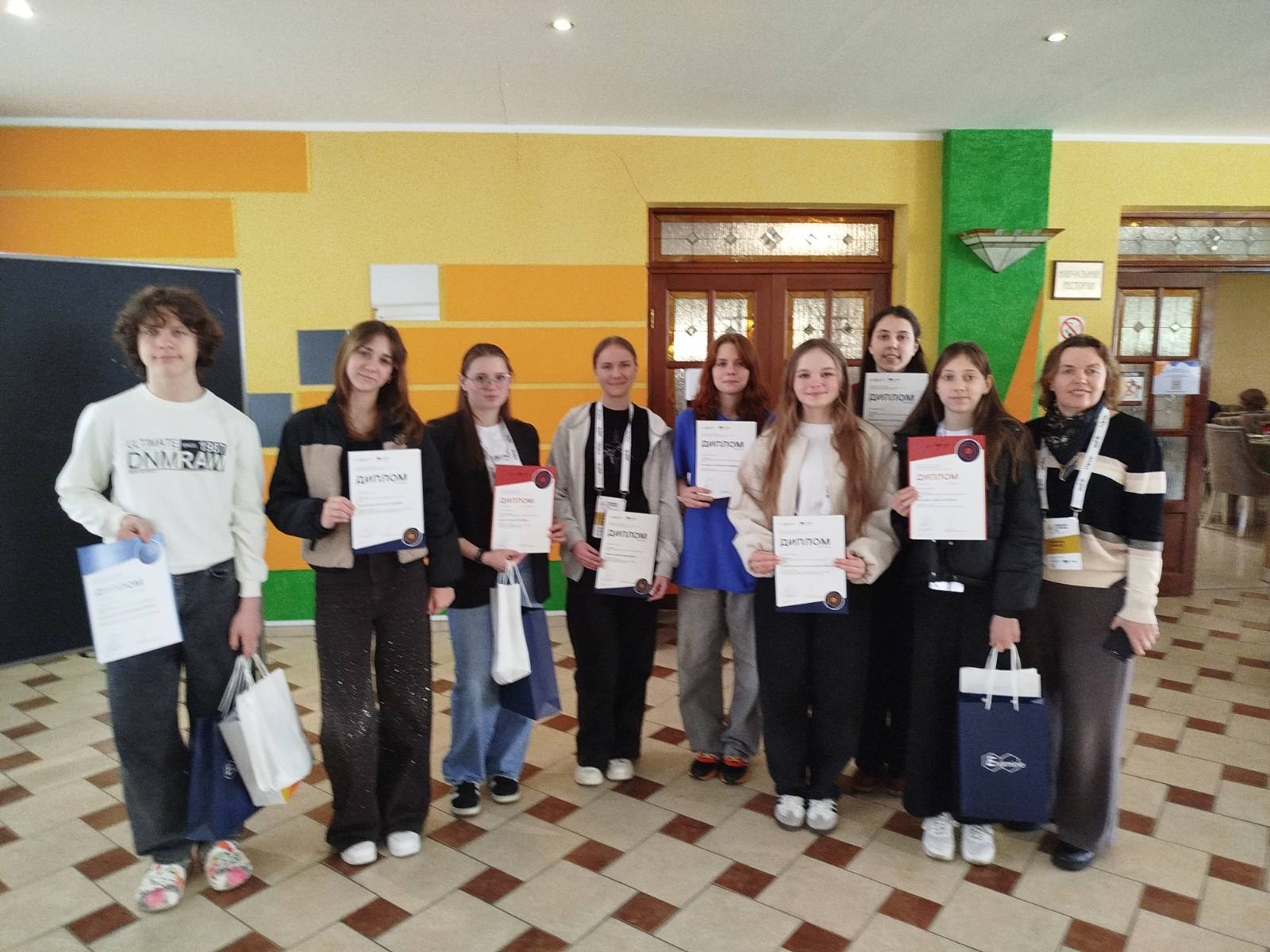 Інтелектуальні здобутки Рівненщини: маємо призові місця на Всеукраїнській олімпіаді з хімії ⚗️