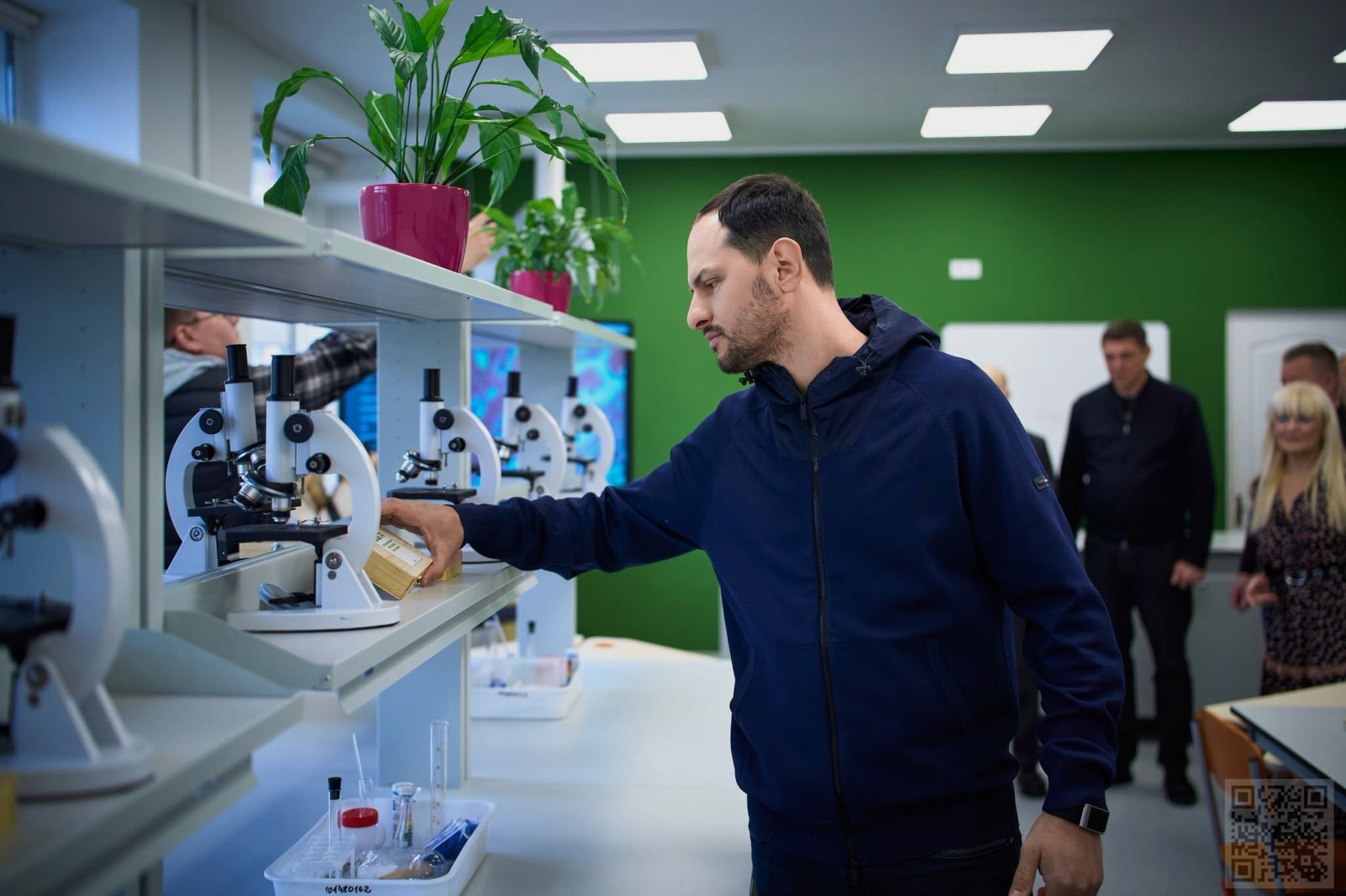 Теорія завжди стає зрозумілішою, коли її можна побачити на власні очі.